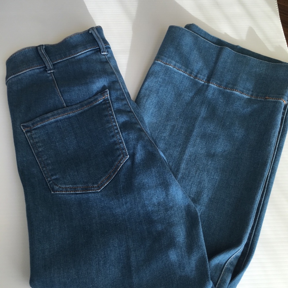 Express Wide Leg Crop Jeans - Picture 8 of 8